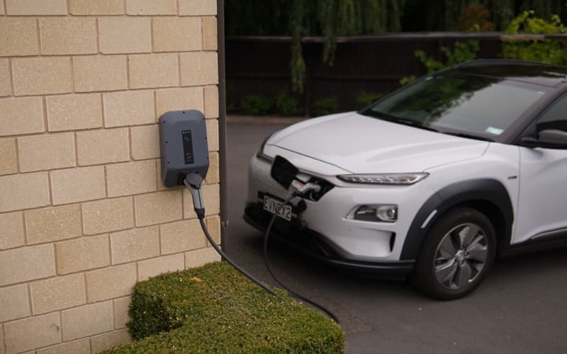 How Much Does It Cost to Charge an Electric Car at Home? UK 2026