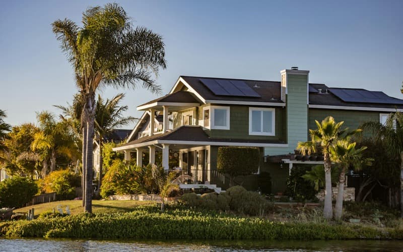 Solar Panels and Heat Pumps Together: Complete UK Guide